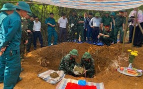 Khai quật, cất bốc các phần mộ liệt sĩ tại khu vực đồi Đá Vôi