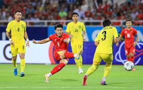 Đình Bắc không có một sinh nhật trọn vẹn, quyết tâm tỏa sáng ở chung kết ASEAN Cup 2026
