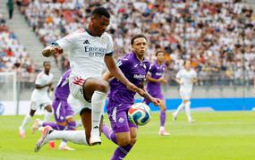 Mourinho hài lòng một nửa với Real Madrid
