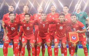 Đội tuyển Việt Nam và 'nửa sân' còn lại