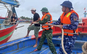 Vụ tàu cá cùng 50 ngư dân mất liên lạc trên biển: Đã phát hiện, cứu vớt được 32 thuyền viên