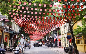 Hà Nội rực rỡ cờ hoa chào mừng ngày Quốc khánh 2/9