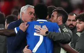Arsenal: Vinicius, bom nổ chậm hay ngôi sao bùng nổ?