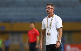 Hà Nội thua liền 2 trận, thủng lưới 7 bàn, huyền thoại Kewell đứng trước sóng dữ