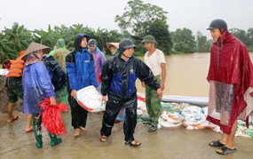 Nước sông Bùi vượt báo động 3, hàng trăm hộ dân phải di dời