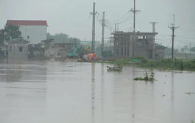 Hà Nội bác tin đồn vỡ đê tả Bùi
