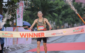 Triệu Tiến Luyện lập hat-trick tại đường đua xanh Cần Giờ