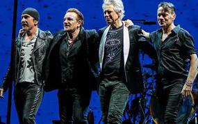 U2 trở về trường cũ, viết tiếp câu chuyện 50 năm bằng âm nhạc