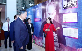 Thực hành tư tưởng Hồ Chí Minh phải bằng những việc làm cụ thể