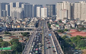 Ùn tắc nghiêm trọng từ Vành đai 2 qua cầu Vĩnh Tuy trong ngày đầu đi làm sau kỳ nghỉ lễ