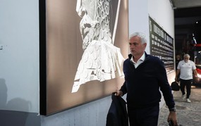 Mourinho: 'Tôi không biết tại sao chúng tôi lại thua, Betis chơi để hòa nhưng lại trúng số độc đắc'