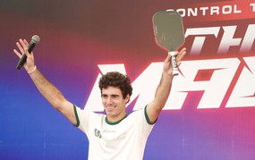 Nhà vô địch Mỹ Richard Livornese Jr. bắt tay thương hiệu pickleball Việt Nam