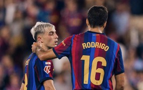 Barcelona - Feyenoord: Rùng mình trước Rodri-Pedri