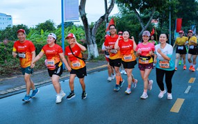 Dàn sao Marathon sải bước trên cung đường xanh Cần Giờ