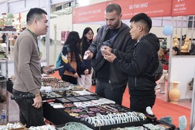 Hội chợ Mùa Xuân: Khách quốc tế ấn tượng về một Việt Nam giàu bản sắc, năng động