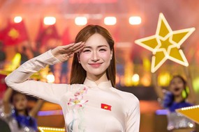 Hòa Minzy đón nhận chuỗi tin vui