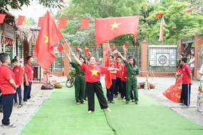 Đưa lịch sử đến gần học sinh bằng hoạt động trải nghiệm