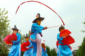 Ký ức "Báo động từ vốn di sản" trên báo Thể thao và Văn hóa Những nẻo đường tìm "báu vật sống"