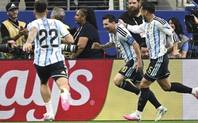 VIDEO Bản tin World Cup 2026 - Chào buổi sáng 23/6: Messi ghi cú đúp lịch sử, đội tuyển Argentina giành vé đi tiếp