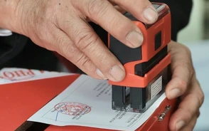 Cảnh báo nguy cơ lộ, lọt thông tin cá nhân khi đăng ảnh thẻ cử tri lên mạng xã hội