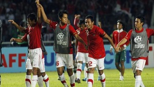 HLV Alfred Riedl: Cơ hội của Indonesia và Malaysia là 50-50