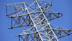 Sẵn sàng ứng phó bão MATMO, bảo vệ an toàn hệ thống truyền tải điện miền Đông Bắc