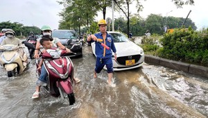 Hà Nội cho học sinh nghỉ học ngày 6/10 trước diễn biến phức tạp của bão số 11