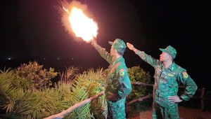 Lực lượng vũ trang Quảng Ninh cùng nhân dân ứng phó cơn bão số 11