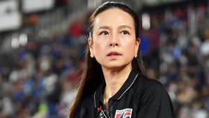 4 ngày sau khi U22 Thái Lan thua Việt Nam, Madam Pang vẫn im lặng khiến báo chí xứ Chùa vàng đòi xin lỗi