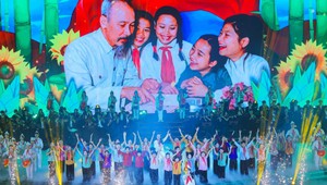 Chương trình nghệ thuật đặc biệt chào mừng Đại hội Thi đua yêu nước toàn quốc lần thứ XI