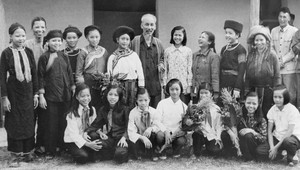 Chủ tịch Hồ Chí Minh - Cả cuộc đời vì nước, vì dân