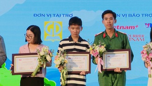 Cậu bé mê tranh Picasso nhận Giải thưởng Khát vọng Dế Mèn 2025