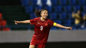 Huỳnh Như lập siêu phẩm 30m vào lưới Australia khiến cầu thủ đội bạn ngỡ ngàng, được AFC khen ngợi