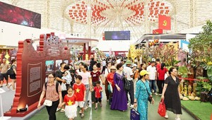 “80 năm Hành trình Độc lập - Tự do - Hạnh phúc”: Dòng người nườm nượp, loạt hoạt động trải nghiệm thu hút công chúng