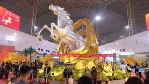 Hình tượng linh vật ngựa ghi dấu ấn tại Hội chợ Mùa Xuân 2026