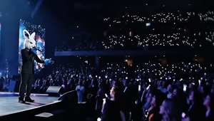 "Thiệp hồng sai tên" nhưng... đúng tâm lý số đông