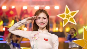 Hòa Minzy đón nhận chuỗi tin vui