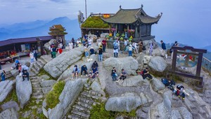 "Kinh tế di sản" nhìn từ lễ hội (kỳ 3): Gắn "tính thiêng" vào sản phẩm văn hóa