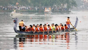 Giỗ Tổ Hùng Vương: Hội thi bơi chải truyền thống vùng Đất Tổ