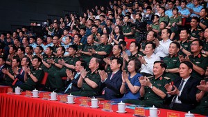 Trao giải Cuộc thi viết “Bảo vệ nền tảng tư tưởng của Đảng trong tình hình mới” lần thứ 5