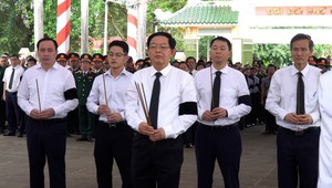Gia Lai truy điệu, an táng 18 hài cốt liệt sĩ quân tình nguyện và chuyên gia Việt Nam hy sinh trên đất bạn Campuchia