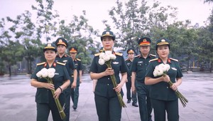"Miền xa thẳm" - Khi tình yêu hóa thành tượng đài
