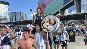 Kí sự World Cup: Và một phút dài hơn một thế kỷ