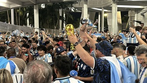 Kí sự World Cup: Ngày những điệu “Muchachos” run rẩy