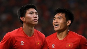 Bán kết Việt Nam vs Malaysia: Văn Hậu hay Xuân Mạnh đá chính?