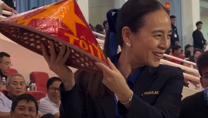 Madam Pang cực thân thiện với người hâm mộ Việt Nam ở trận chung kết ASEAN Cup 2026