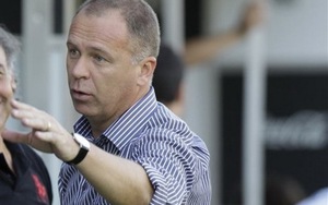 Menezes dẫn dắt Selecao