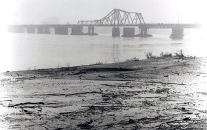 Cầu Long Biên - không gian hoang sơ, trầm lắng