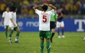 Thảm bại trước Malaysia, HLV Riedl than hàng thủ mắc nhiều sai lầm