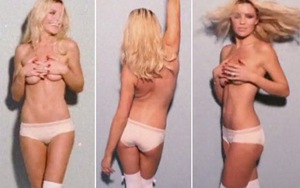 Màn thoát y nóng bỏng của bà xã Peter Crouch